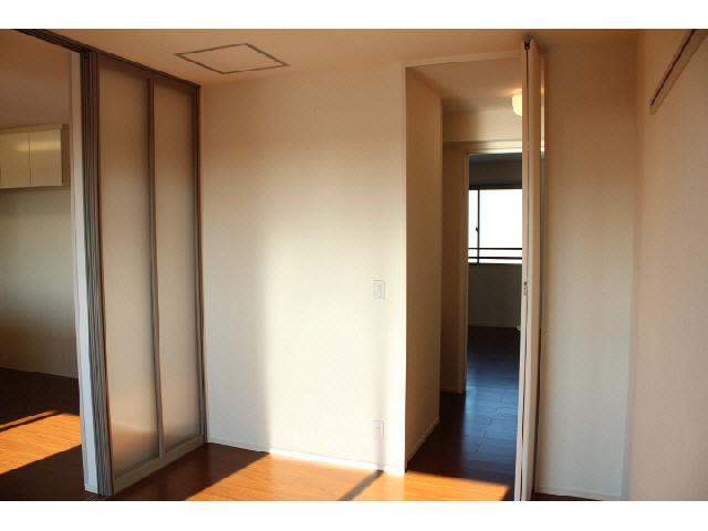 Other room space. Isomorphic type