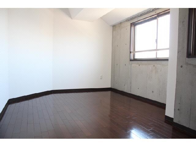 Other room space. Isomorphic type