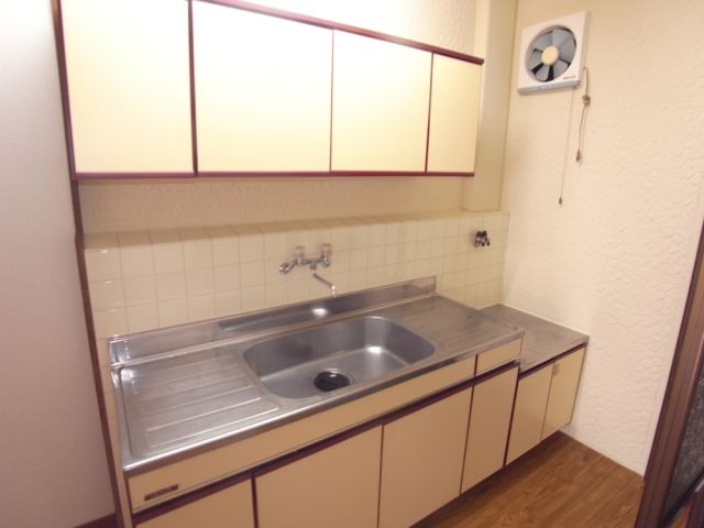 Kitchen. Gas stove will be installed