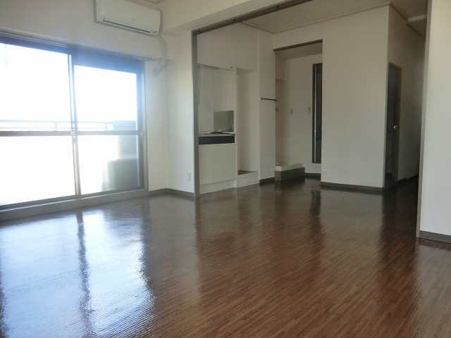 Living and room