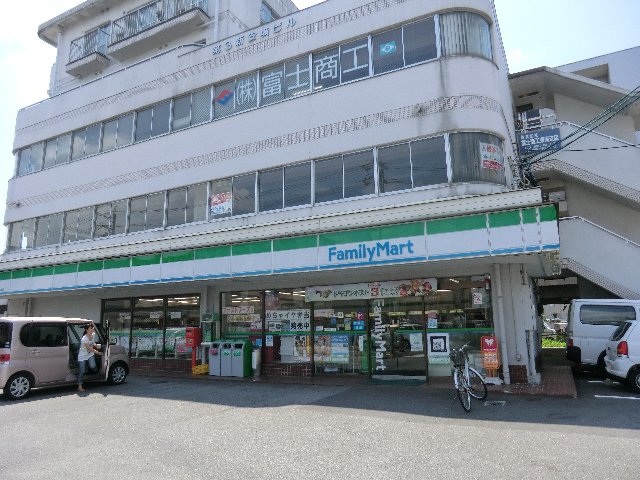 Convenience store. 146m to Family Mart (convenience store)
