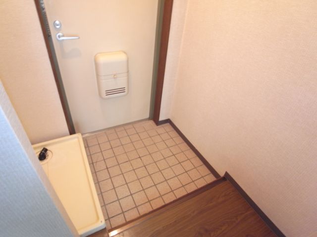 Entrance. You can immediately wash entered the front door