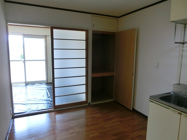 Living and room. dining 6 Pledge