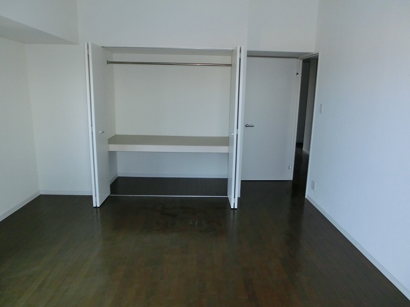 Other room space. Western style room 9 Pledge