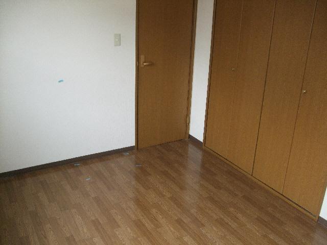 Other room space. Isomorphic type