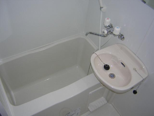 Bath. Isomorphic type