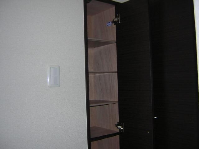 Other room space. Isomorphic type