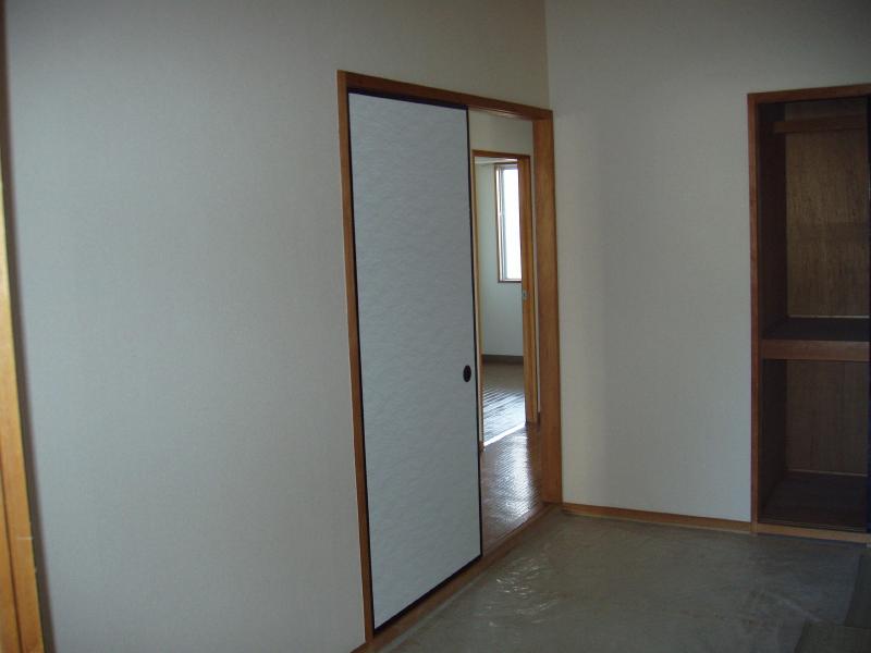 Other room space. Isomorphic type