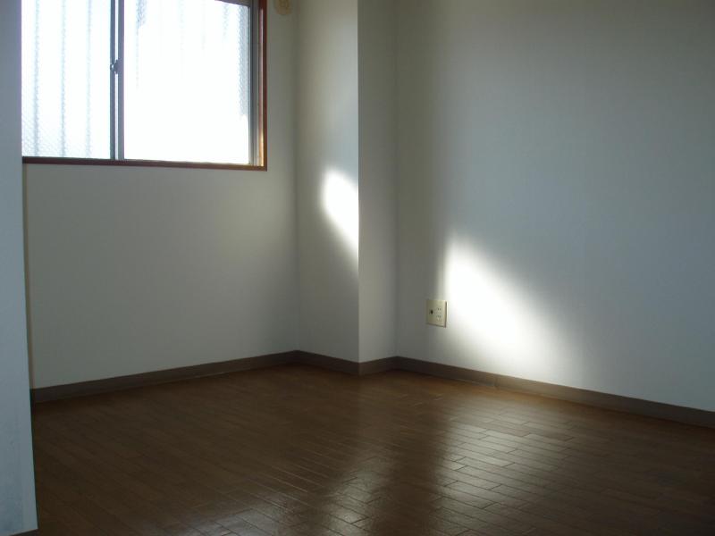 Other room space. Isomorphic type