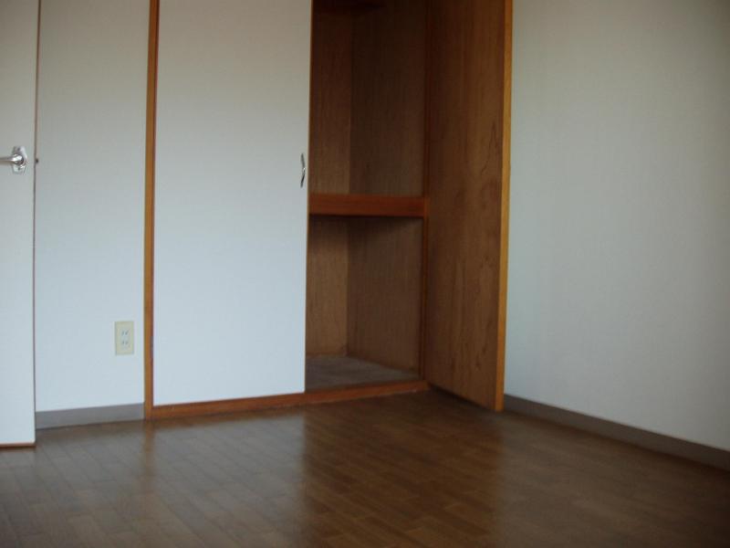 Other room space. Isomorphic type