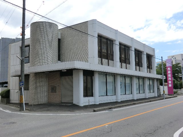Bank. Nishio Shinkin 100m until Anjo Branch (Bank)