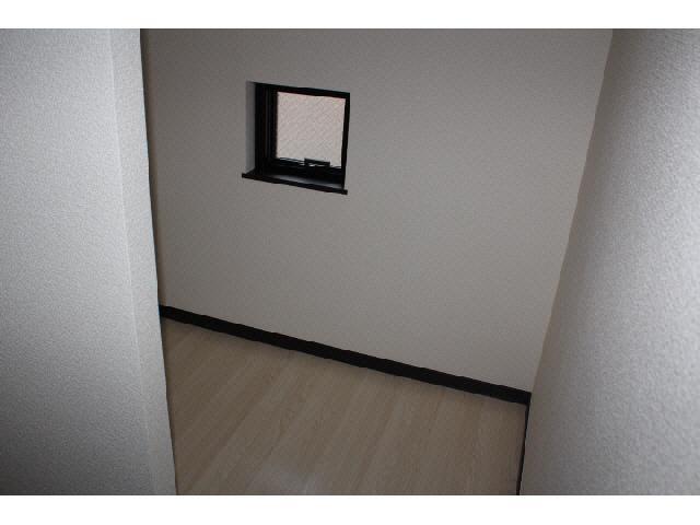 Other room space. Isomorphic type
