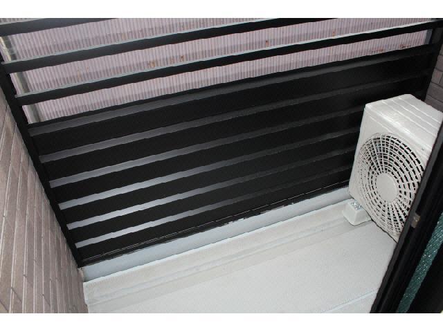 Balcony. Isomorphic type