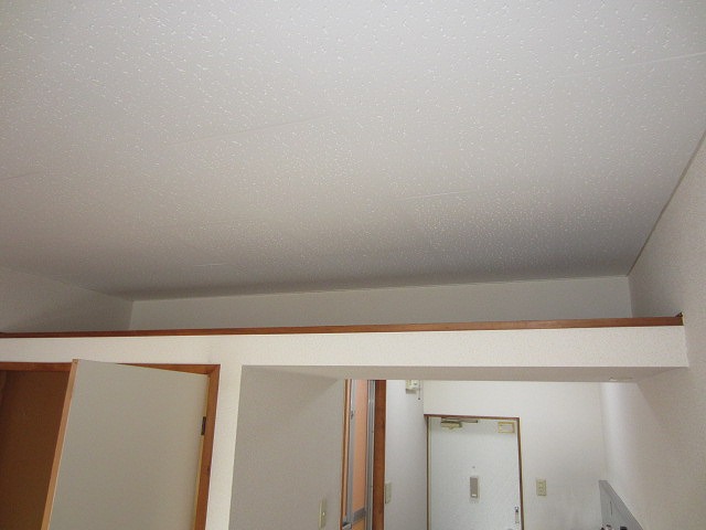 Receipt. Western-style room on the storage