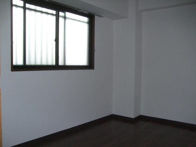 Other room space. Isomorphic type