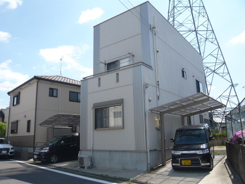 Local appearance photo. Local (June 2012) shooting