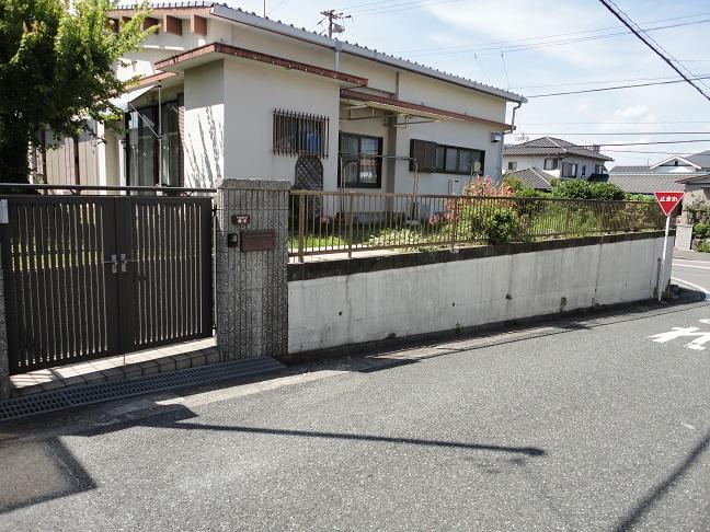 Local appearance photo. Local (September 2012) shooting