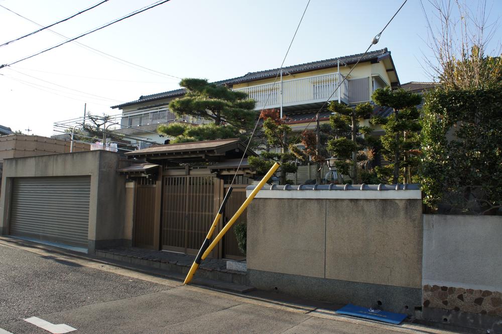 Local appearance photo