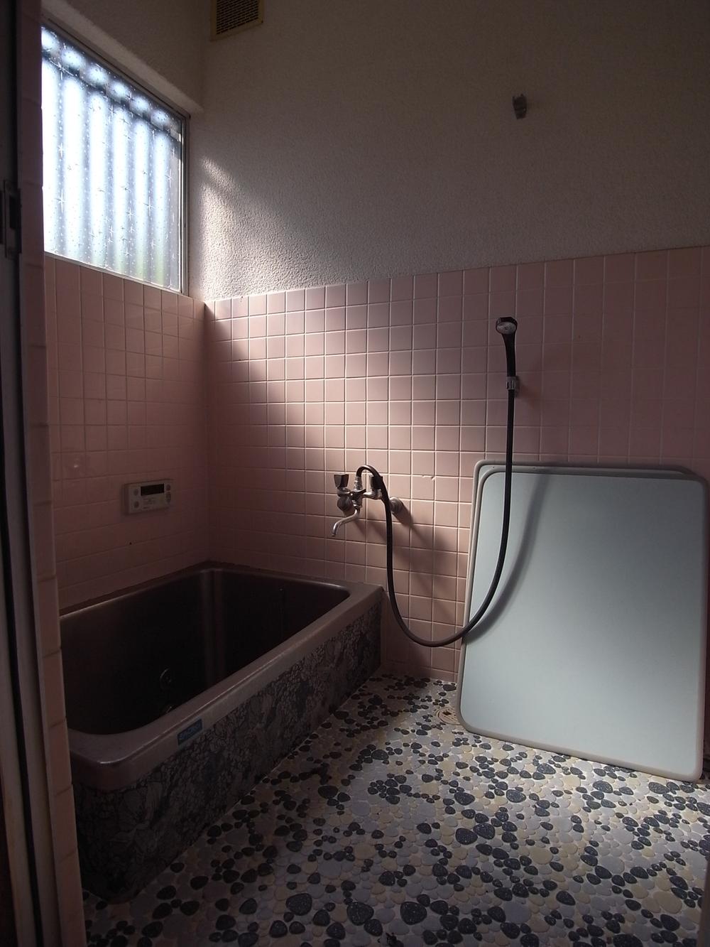 Bathroom. Room (May 2013) Shooting