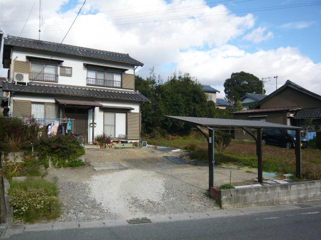 Local appearance photo. Local (12 May 2013) Shooting