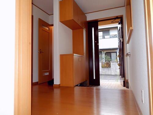 Entrance. Entrance 1