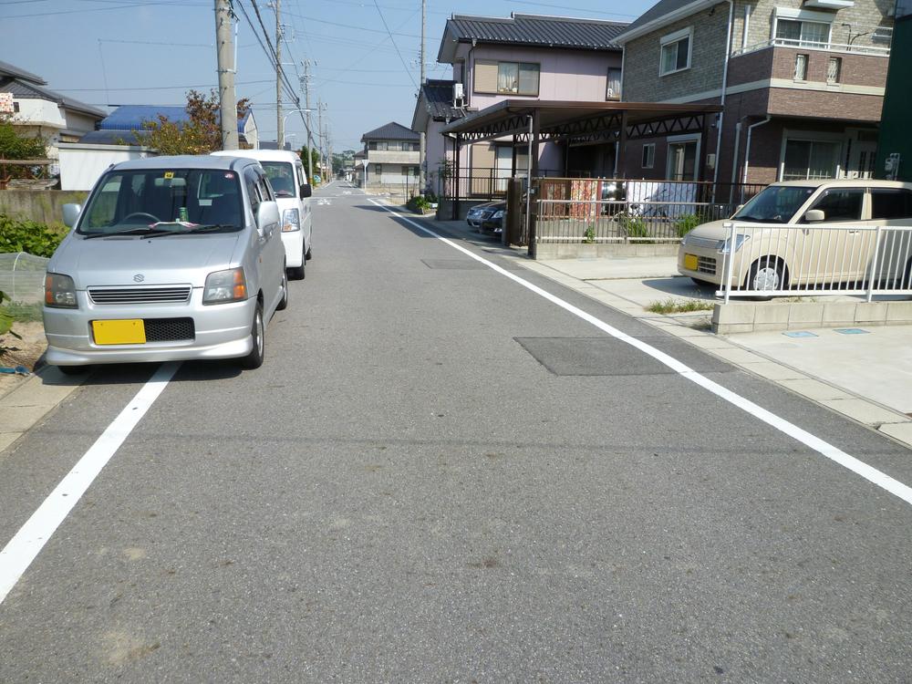 Local photos, including front road. State of the front road