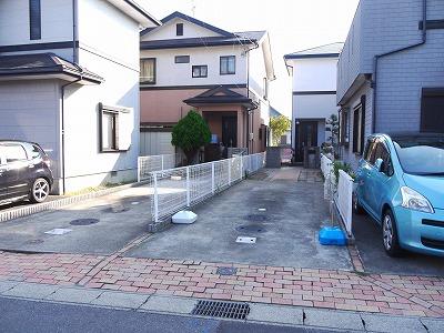 Parking lot. Parking is a column but three possible