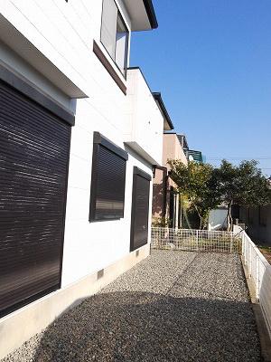 Garden. Although the referred to as the garden is a little narrow, It sunbathing is also a nice place and bench