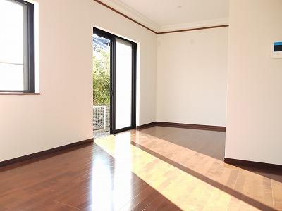 Living. Sunny south-facing living room