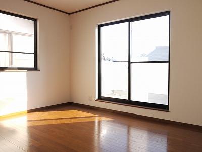 Other introspection. Where is also bright in the house in the direction Zenshitsuminami.