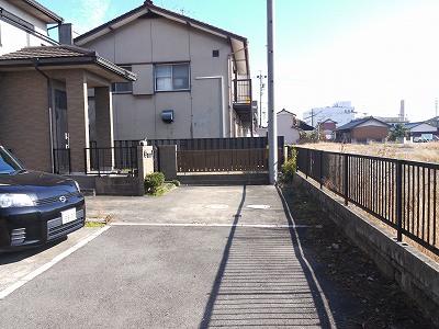 Local photos, including front road. Local (11 May 2013) Shooting