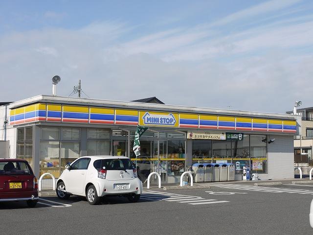 Convenience store. MINISTOP Kisogawa 686m to Sotowariden shop