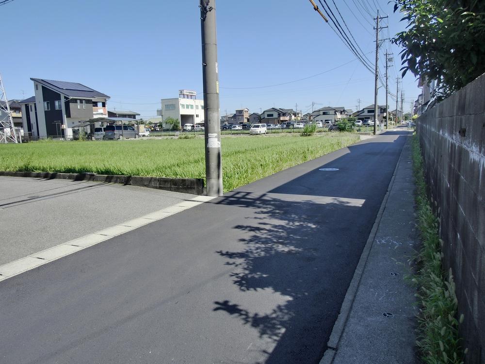 Local photos, including front road. Local (September 2013) Shooting