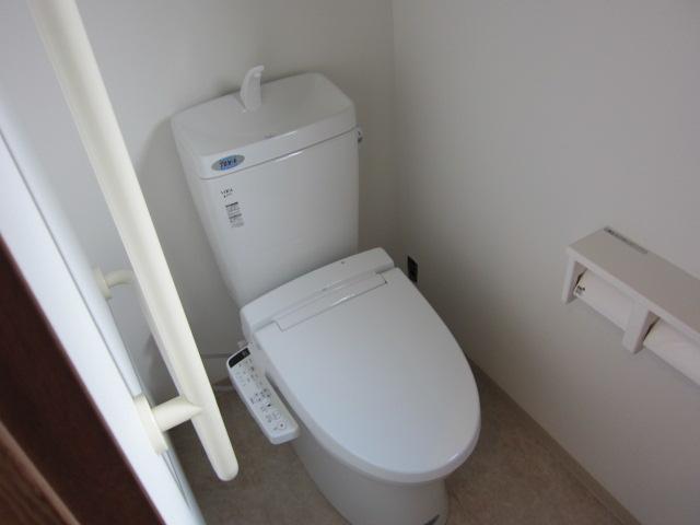 Toilet. Local (10 May 2013) Shooting