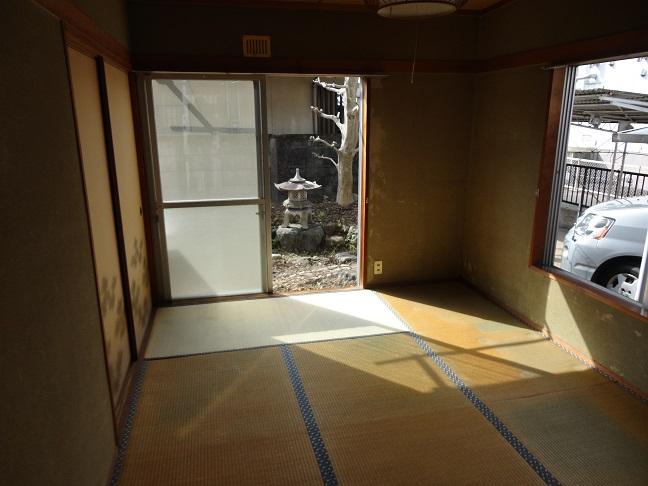 Non-living room. Sunny first floor 6-mat Japanese-style room