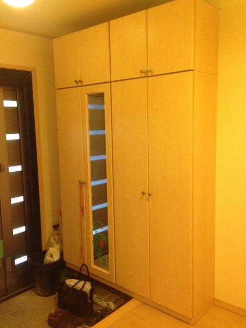 Entrance. Local (11 May 2013) Shooting