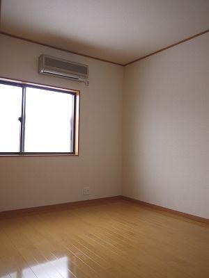 Non-living room. 2 Kaikyoshitsu