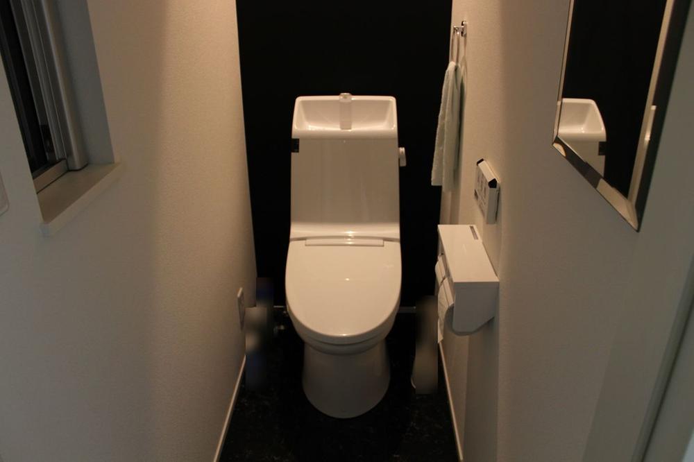 Toilet. Indoor (11 May 2013) Shooting