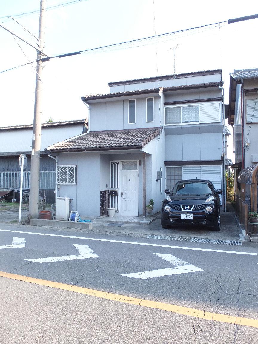 Local appearance photo. Local (10 May 2012) shooting