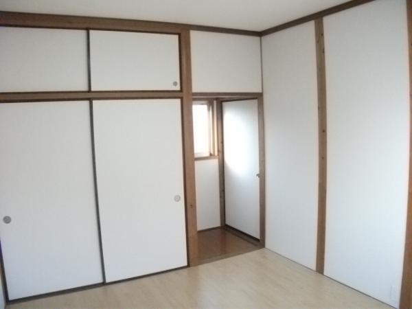 Non-living room. It has decided the second floor Western-style cross re-covering, .