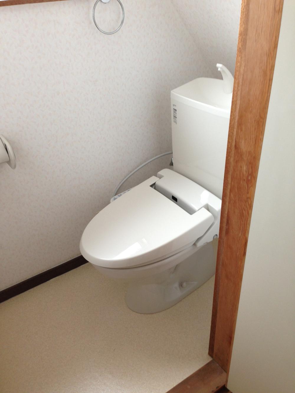 Toilet. Indoor (September 2013) Shooting