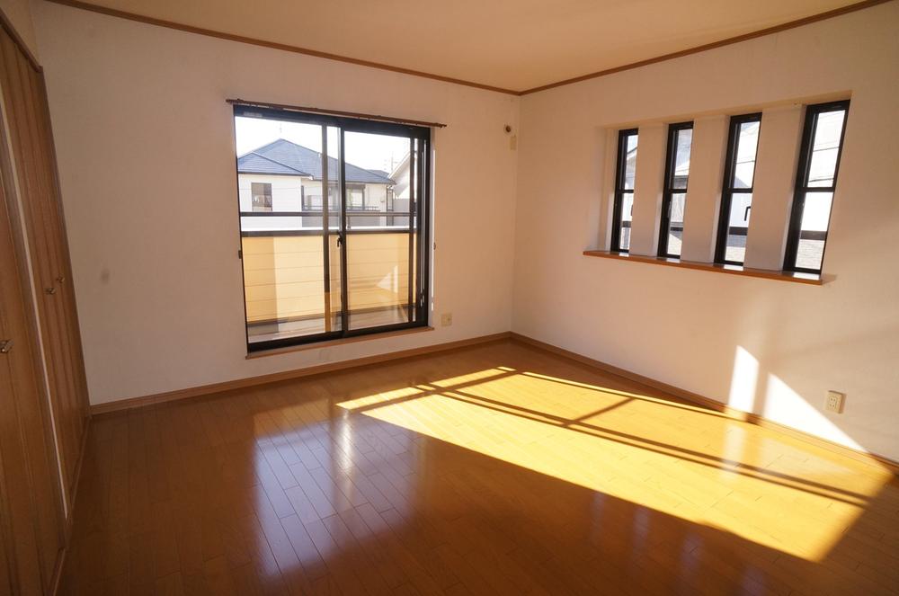 Non-living room. Western-style about 9.5 Pledge