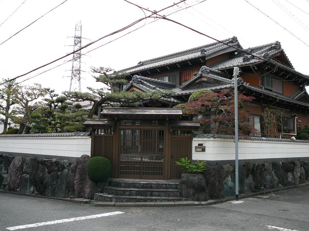 Local appearance photo