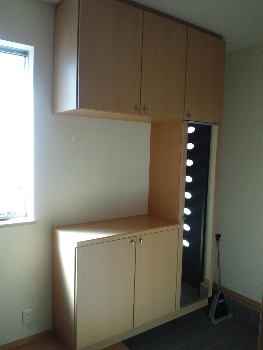 Entrance. Local (April 2013) Shooting