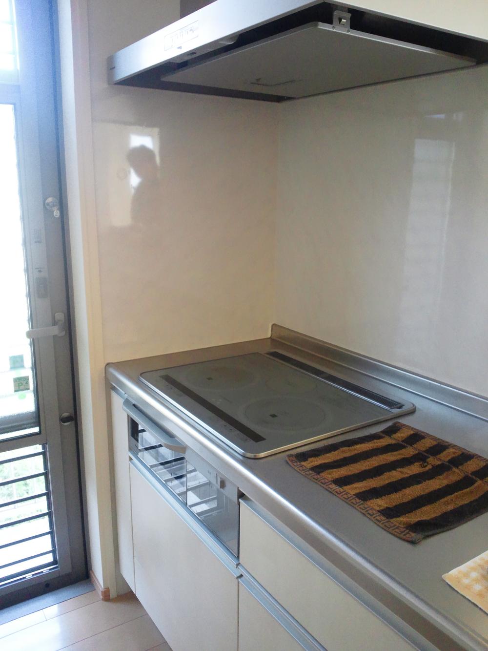 Kitchen. Indoor (April 2013) Shooting