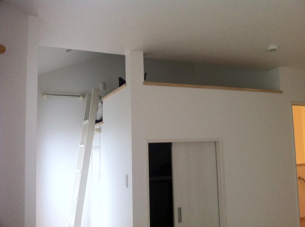 Non-living room. There is a loft