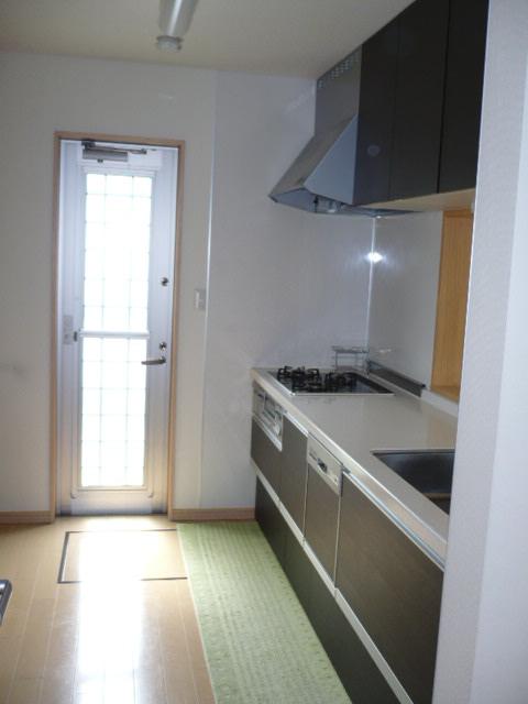 Kitchen. Local (July 2013) Shooting