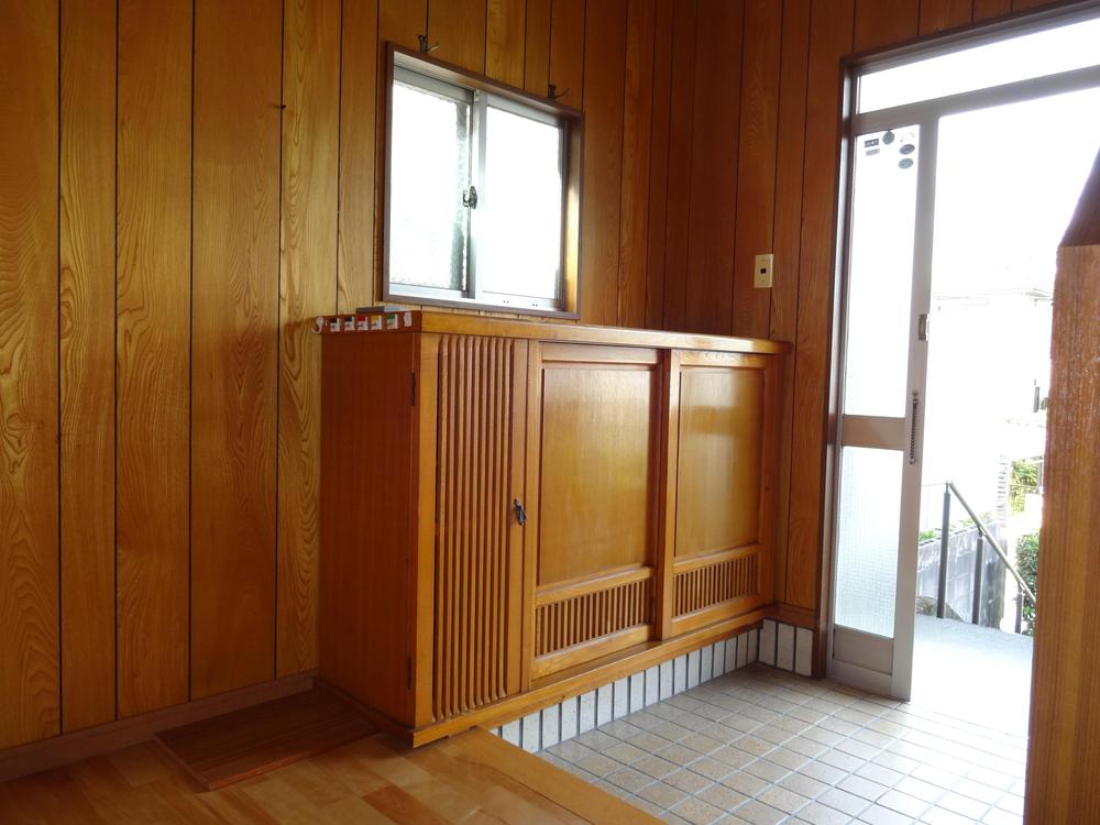 Entrance. Local (September 2013) Shooting