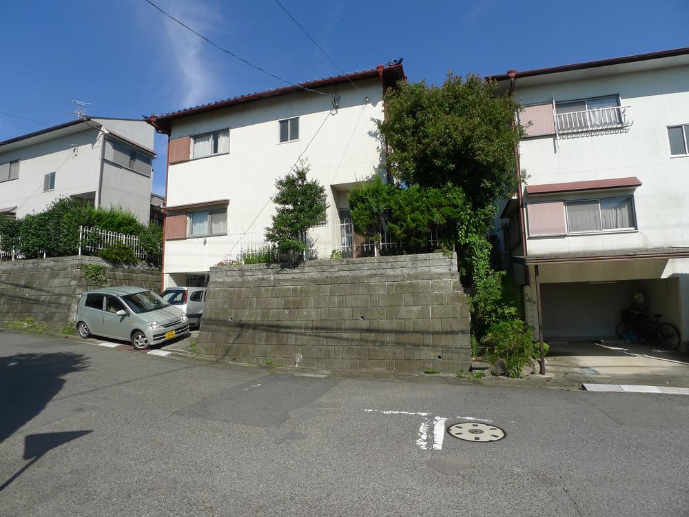 Local appearance photo. Local (12 May 2013) Shooting