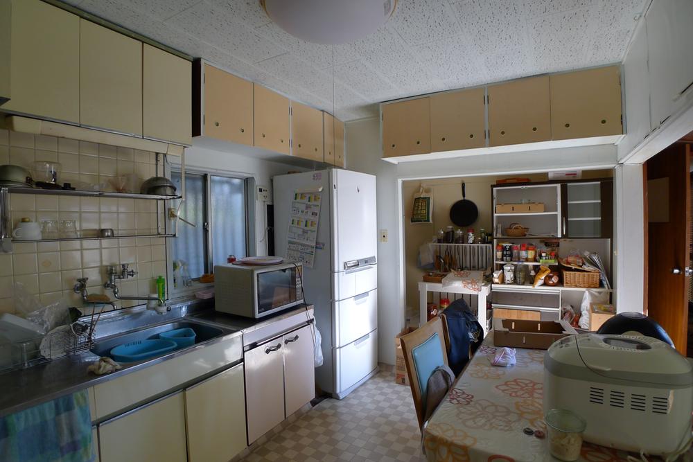 Kitchen. Indoor (12 May 2013) Shooting